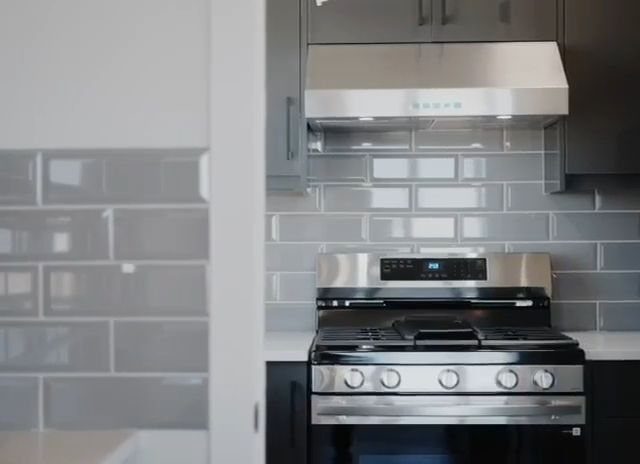 Range and backsplash